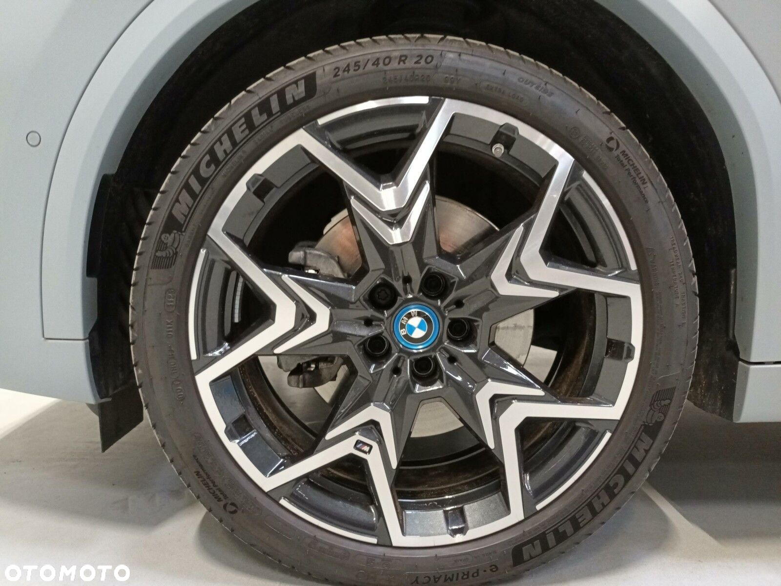 BMW iX2 - 9