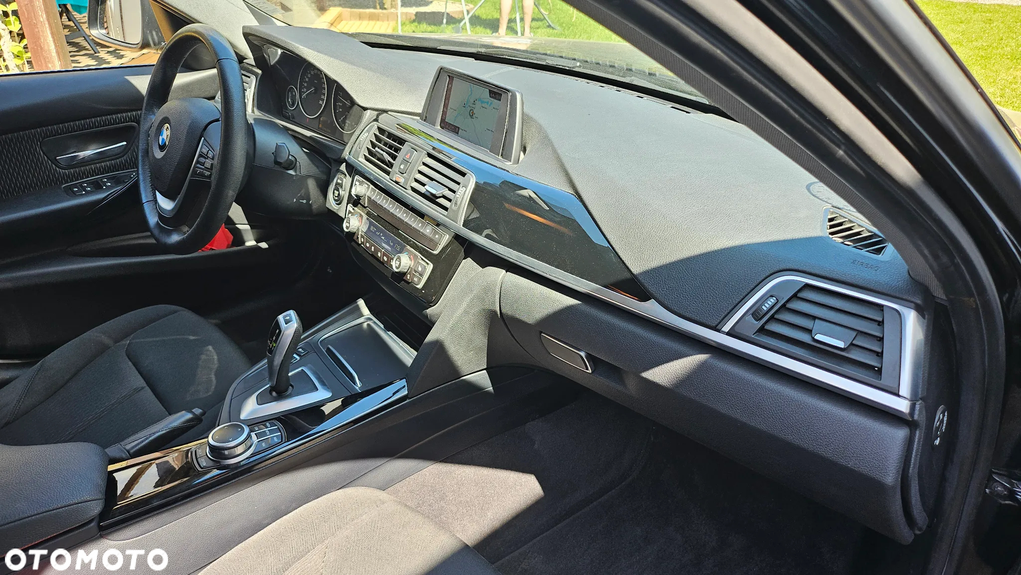 BMW Seria 3 320i Touring Luxury Line - 15