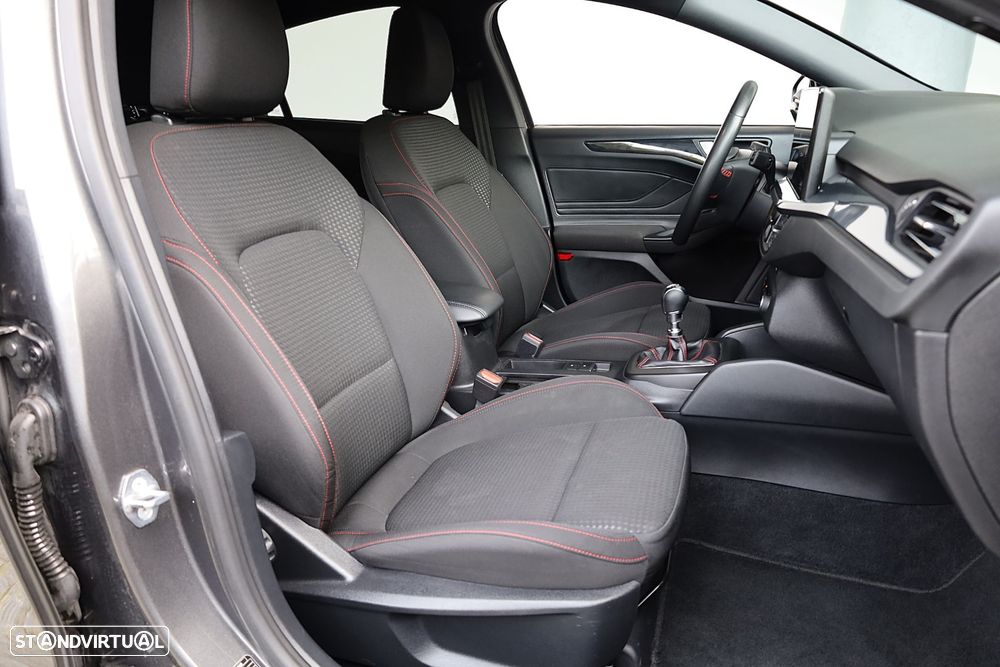 Ford Focus 1.0 EcoBoost MHEV ST-Line - 54