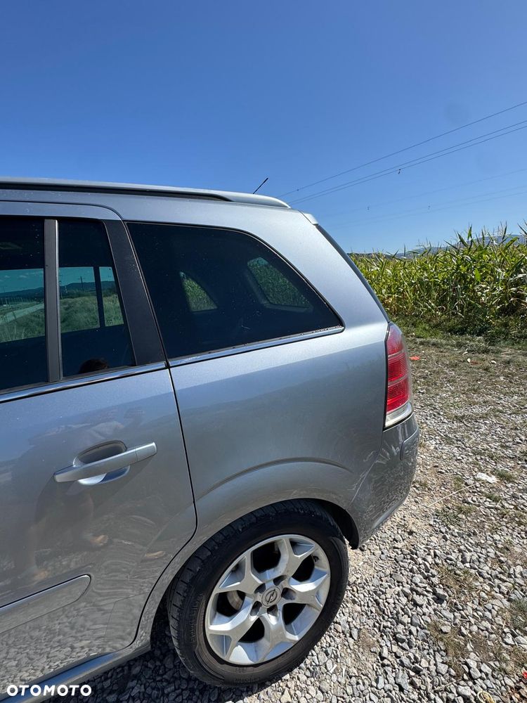 Opel Zafira 1.9 CDTI Cosmo - 3