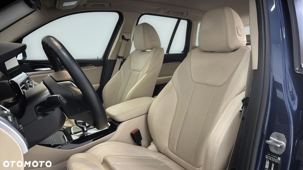 BMW X3 xDrive30e - 12
