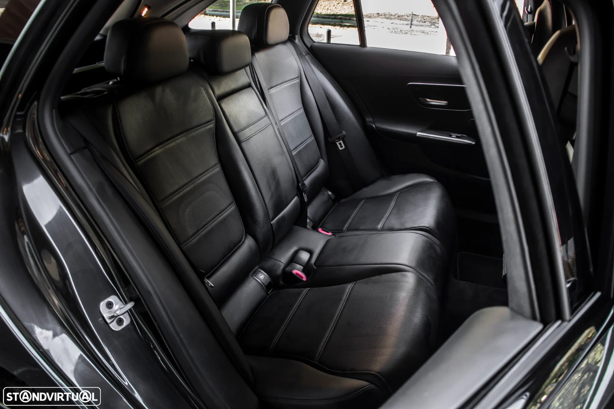Mercedes-Benz C 300 e AMG Line - 36