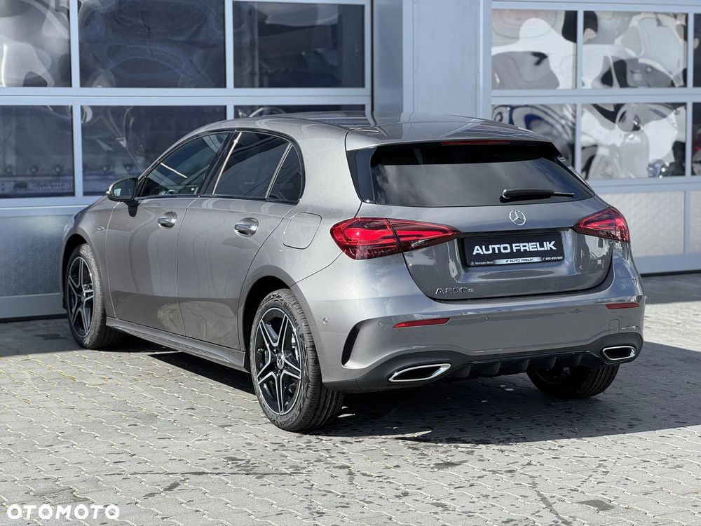 Mercedes-Benz Klasa A 250 e PHEV AMG Line 8G-DCT - 11