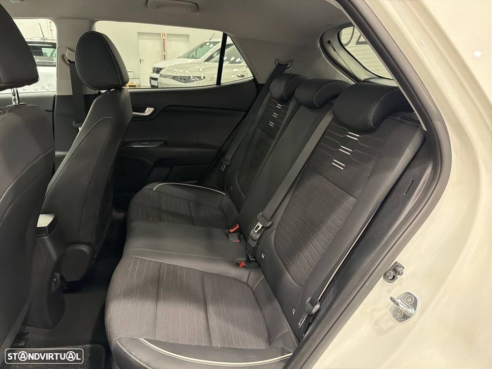 Kia Stonic - 10