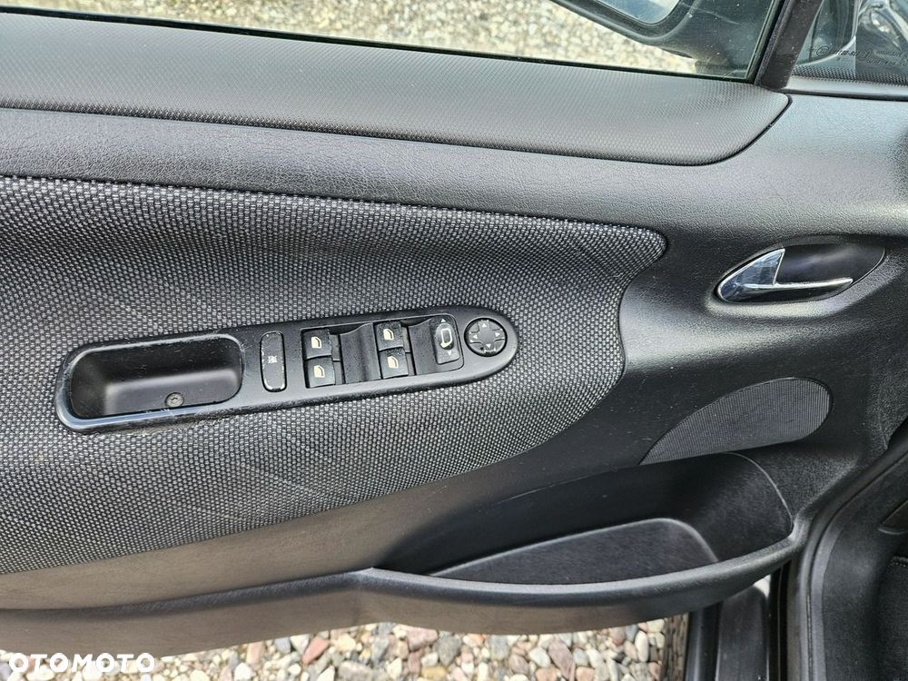 Peugeot 207 - 13