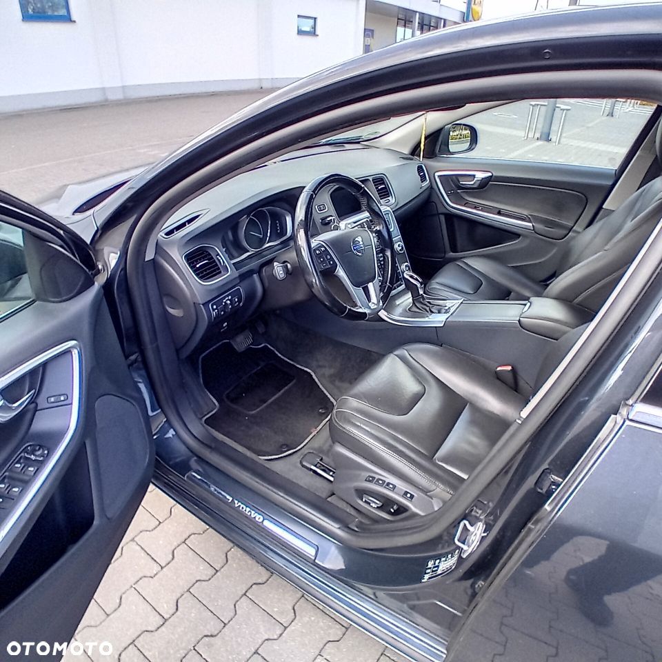 Volvo S60 D4 Geartronic Summum - 8