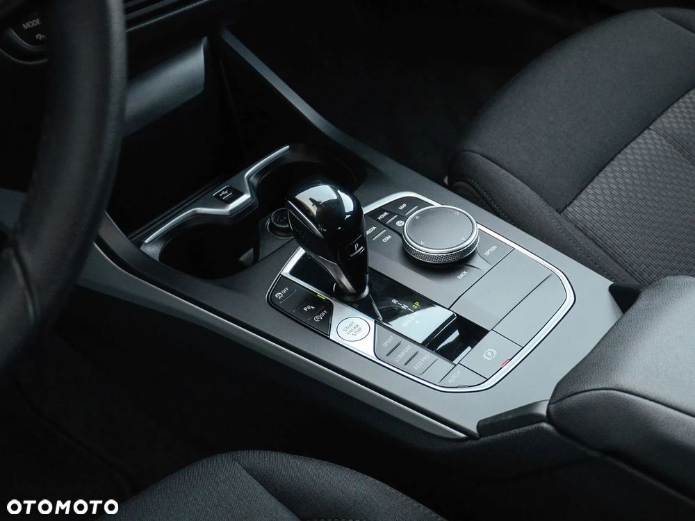 BMW Seria 1 118i Advantage - 18