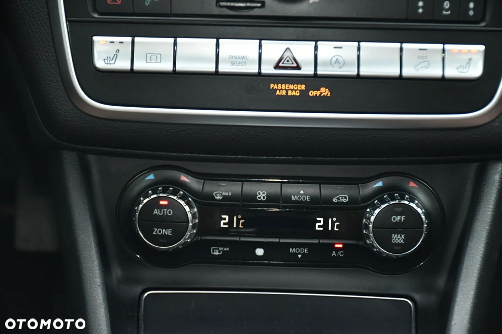 Mercedes-Benz GLA 250 4-Matic AMG Line - 28