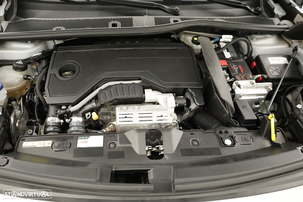 Peugeot 2008 1.2 Hybrid Allure e-DCS6 - 24