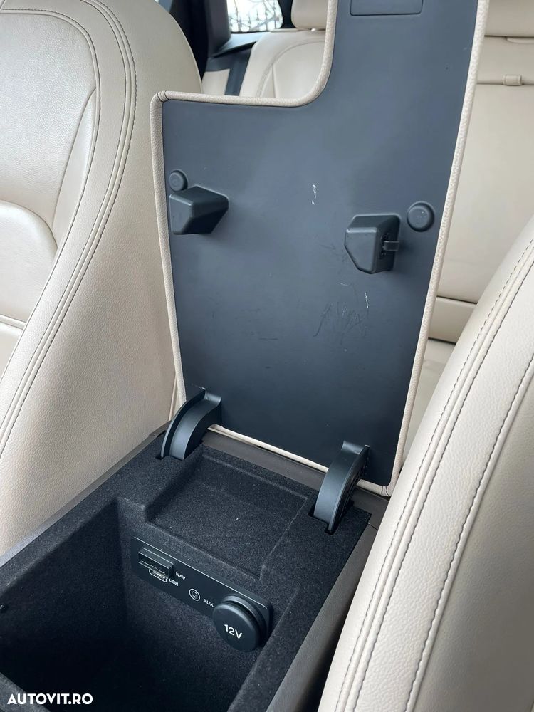 Jaguar F-Pace 20d R-Sport - 21