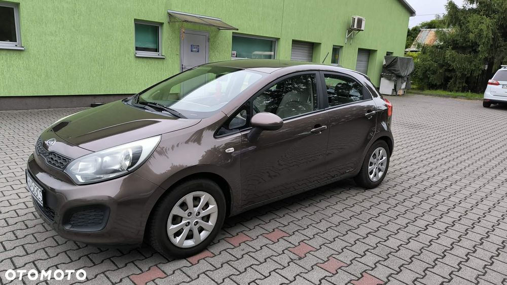 Kia Rio - 5