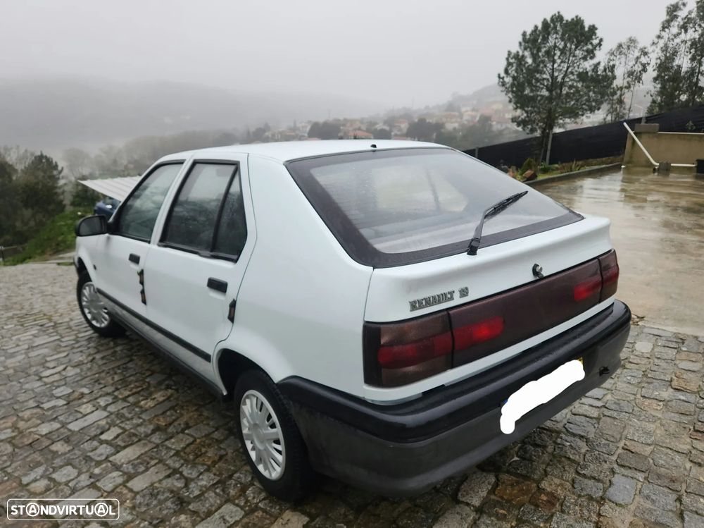 Renault 19 1.4 RN Europa - 5