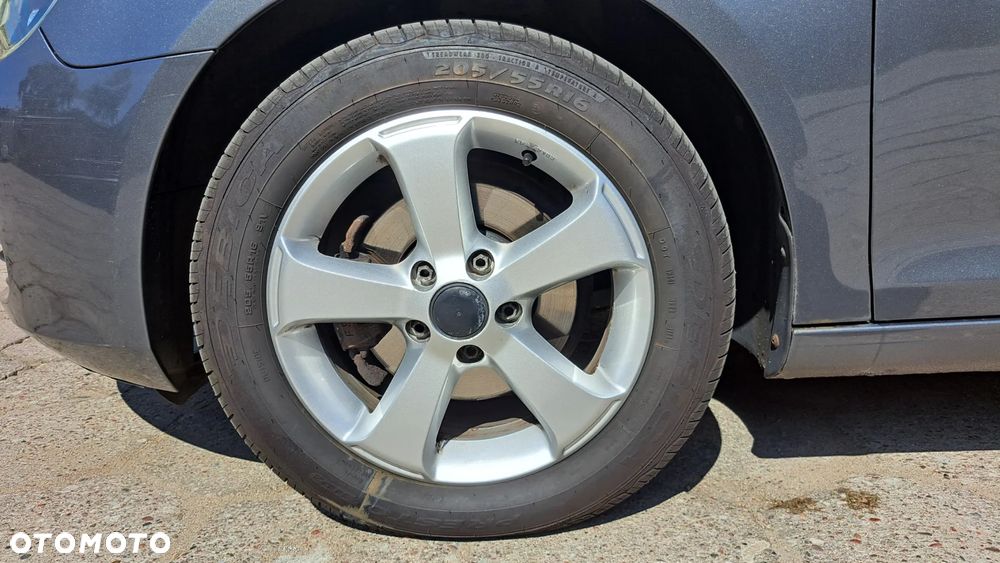 Volkswagen Golf VI 1.6 TDI Comfortline - 12