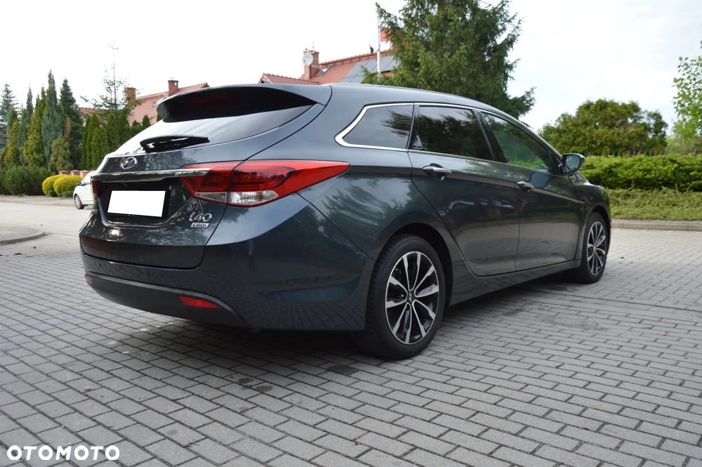 Hyundai i40 Kombi 1.7 CRDi DCT Premium - 11