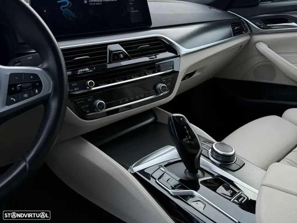 BMW 530 e Pack M - 20