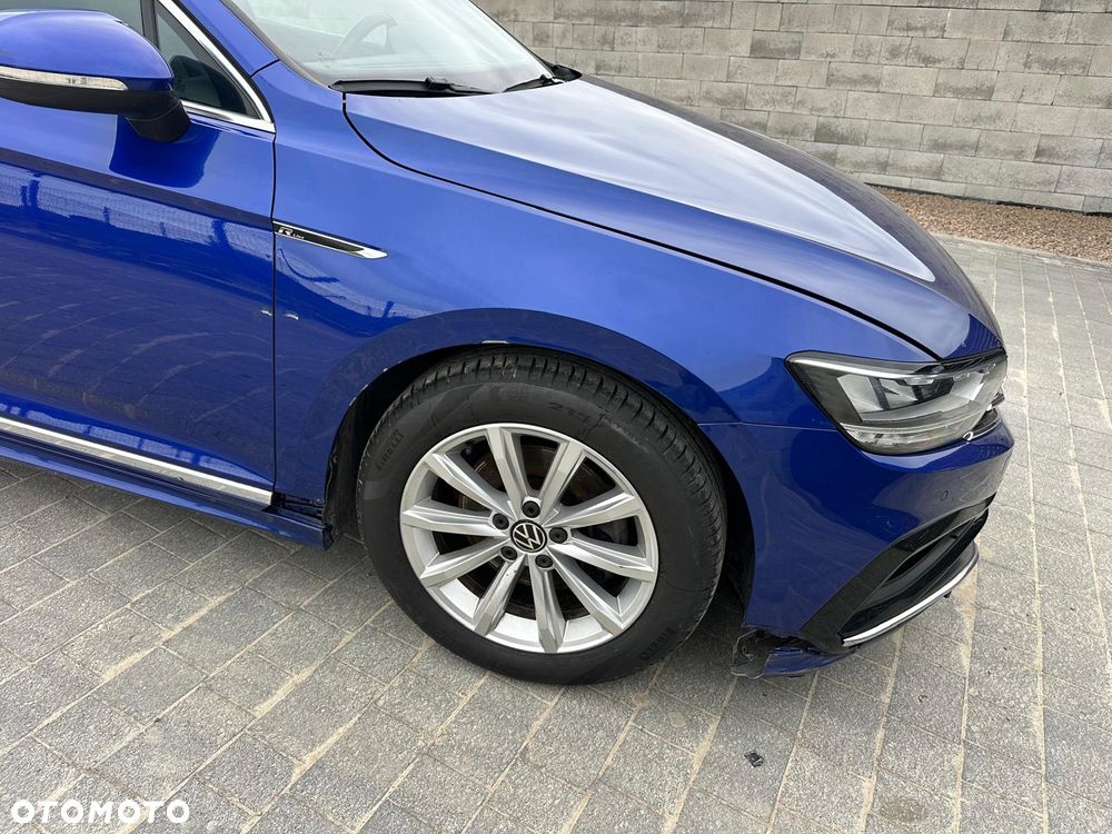 Volkswagen Passat Variant 2.0 TDI SCR DSG R-Line - 24