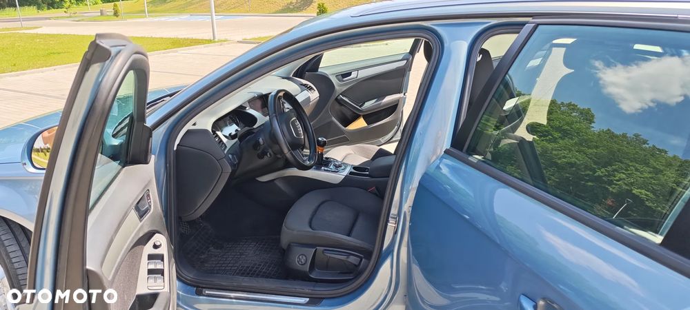 Audi A4 Avant 2.0 TDI DPF quattro Ambiente - 25