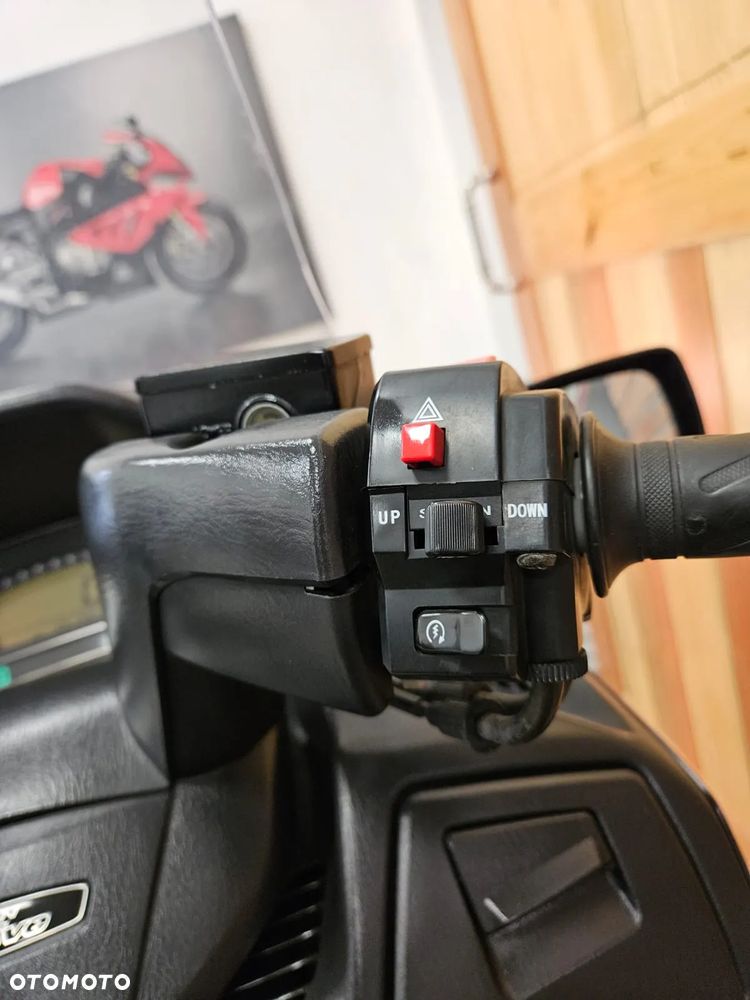 Suzuki Burgman - 10