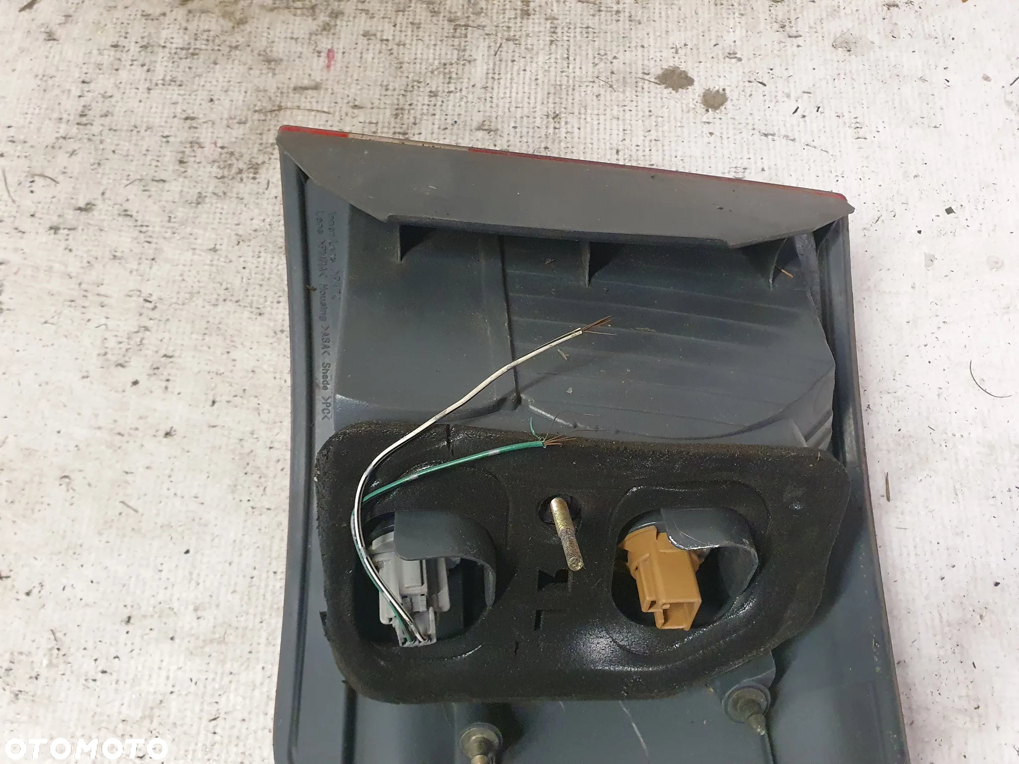 * LAMPA TYLNA LEWA TYŁ LEWO TOYOTA AVENSIS VERSO - 8