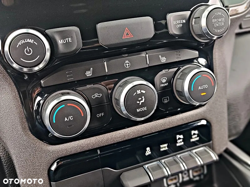 Dodge RAM 1500 5.7 4x4 - 34
