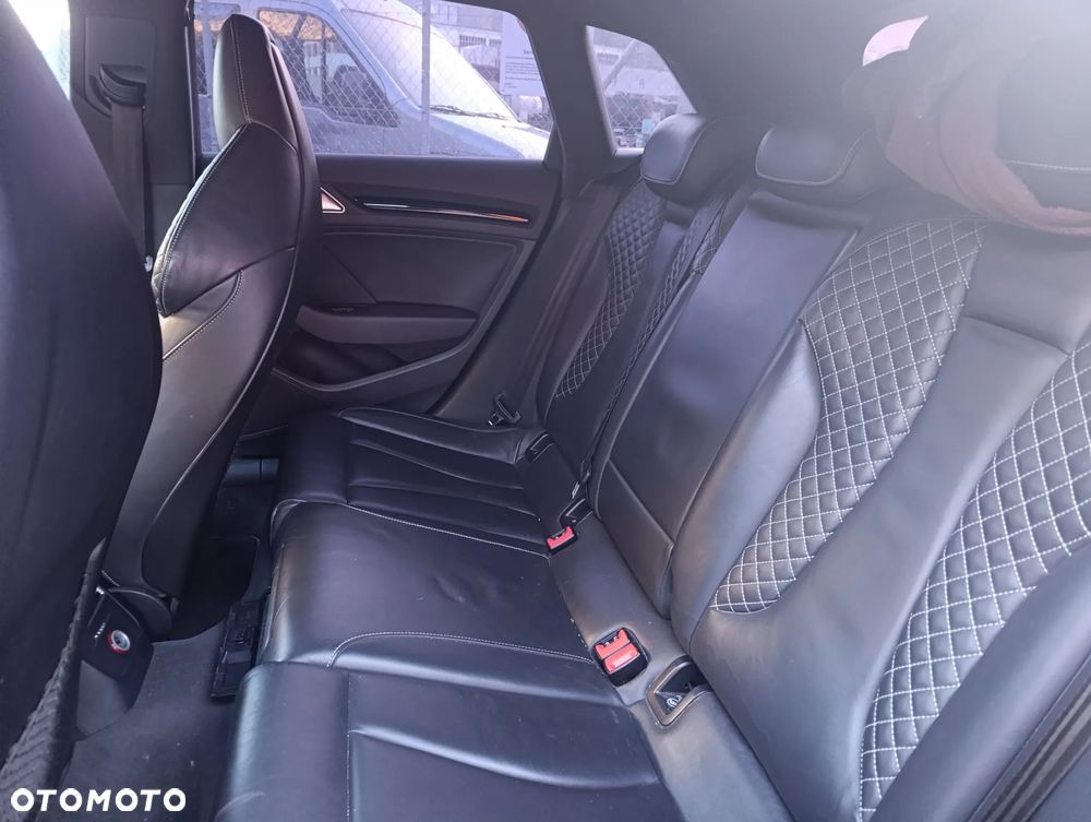 Audi S3 S tronic - 10