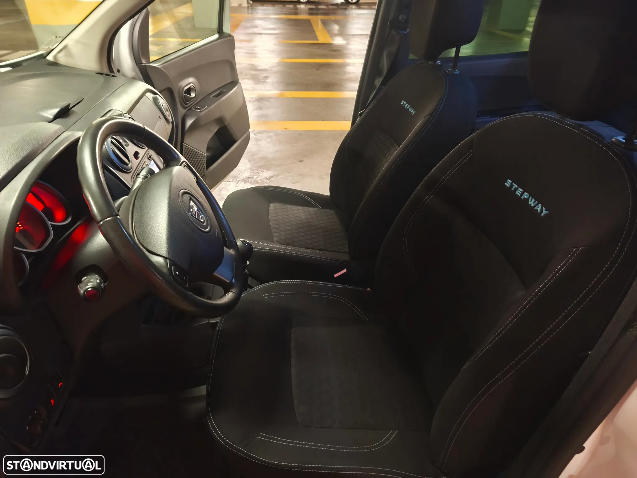 Dacia Lodgy 1.5 dCi Stepway 7L - 13