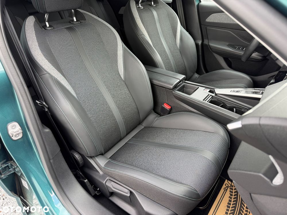 Peugeot 308 BlueHDi 130 EAT8 Allure - 32
