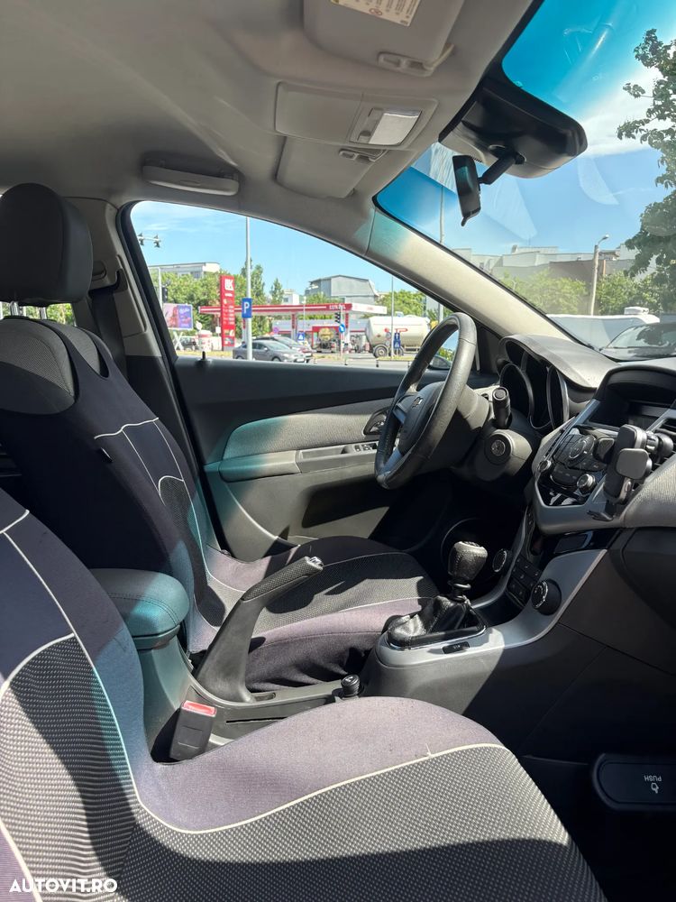 Chevrolet Cruze 1.6 LS Plus G2 - 11