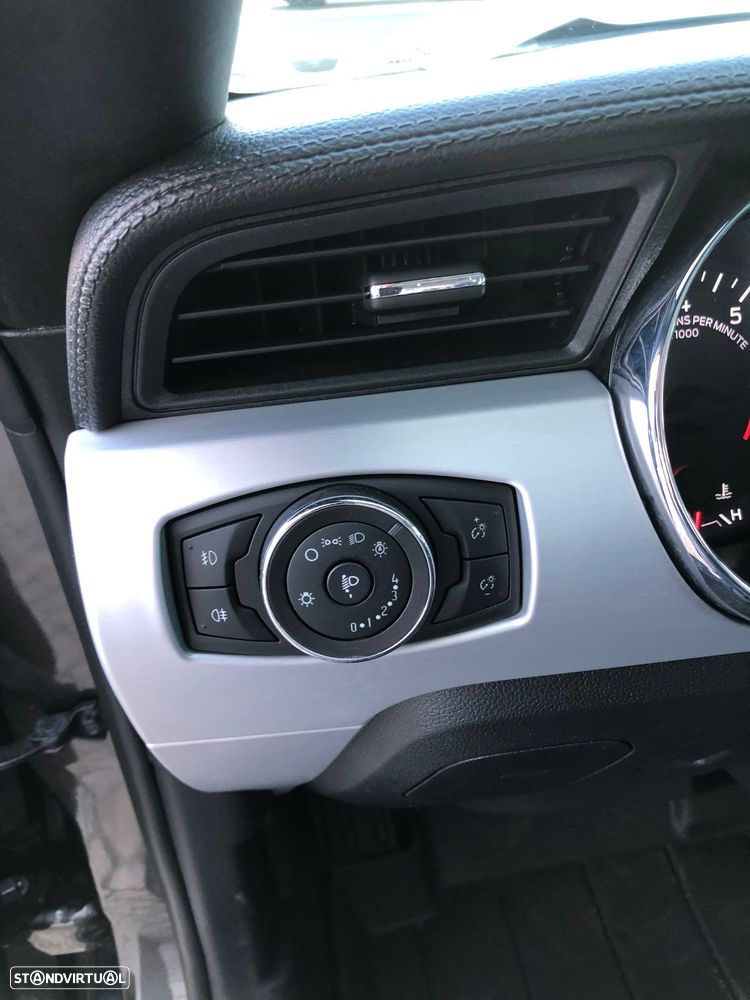 Ford Mustang Cabrio 2.3 Eco Boost - 44