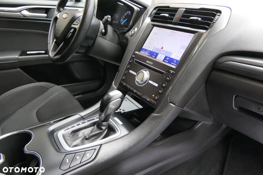 Ford Mondeo 2.0 Hybrid Trend - 19