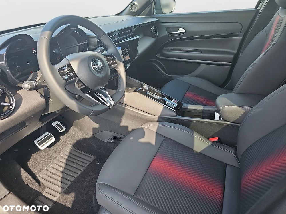 Alfa Romeo Junior 1.2 mHEV Ti eDCT - 12