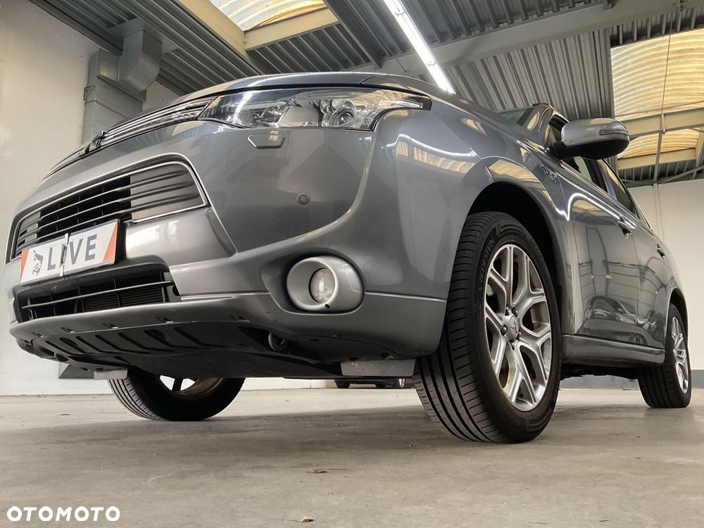 Mitsubishi Outlander 2.0 4WD Top - 20