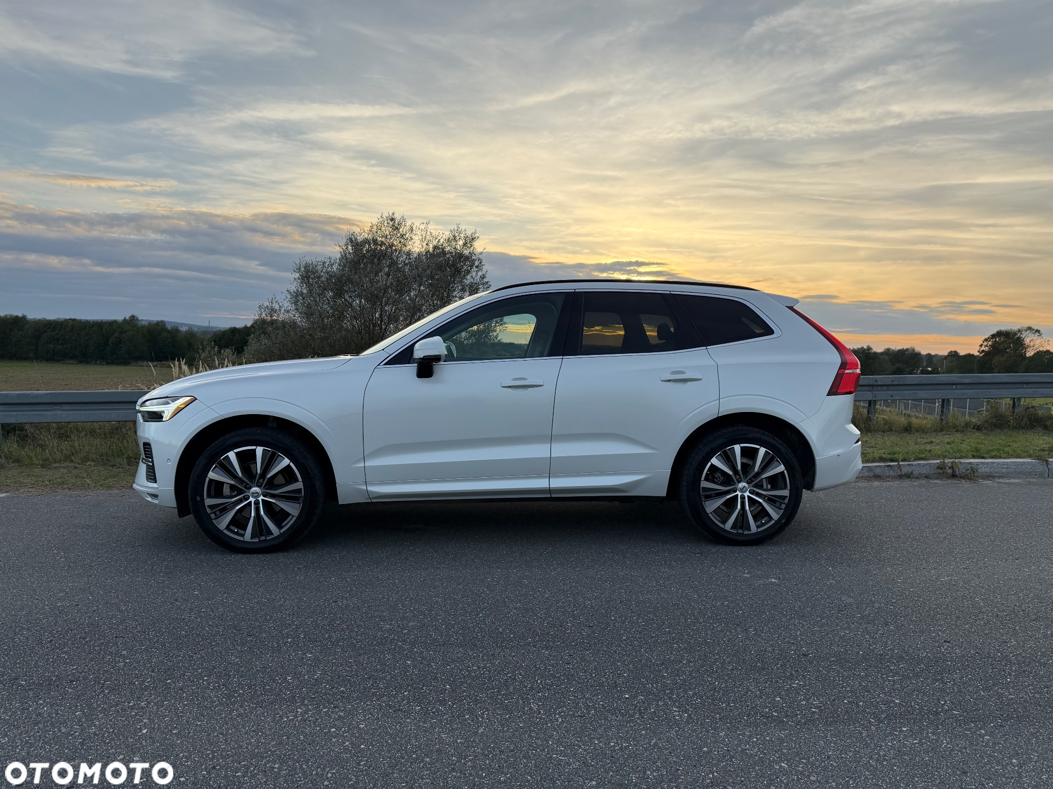 Volvo XC 60 B5 B AWD Geartronic Momentum Pro - 4