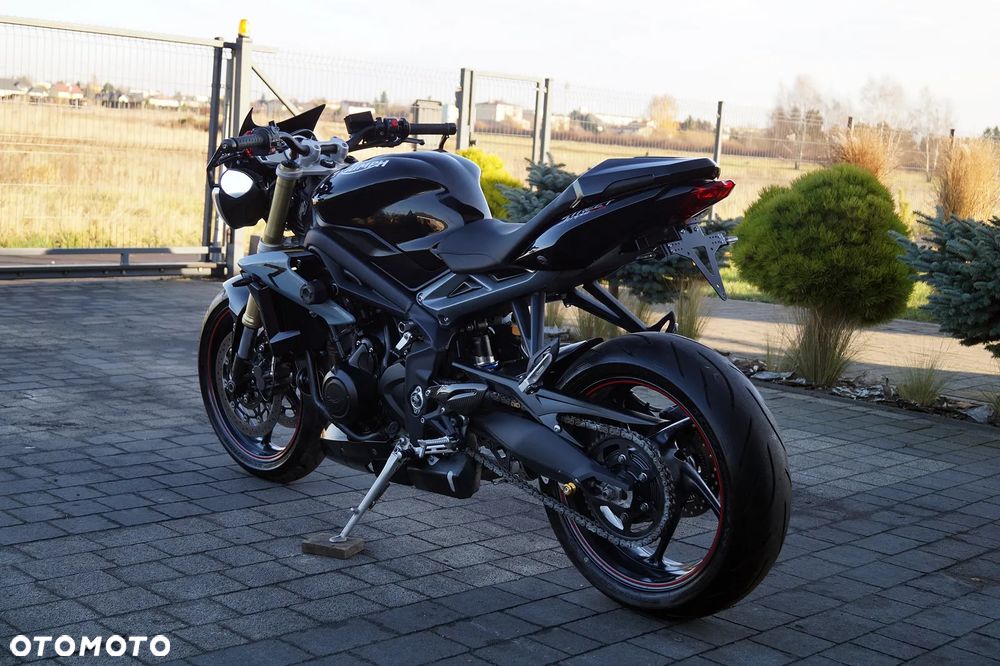 Triumph Street Triple - 8
