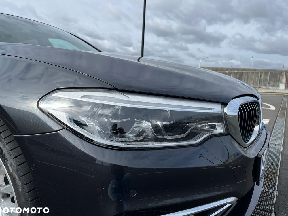 BMW Seria 5 520i Luxury Line - 10