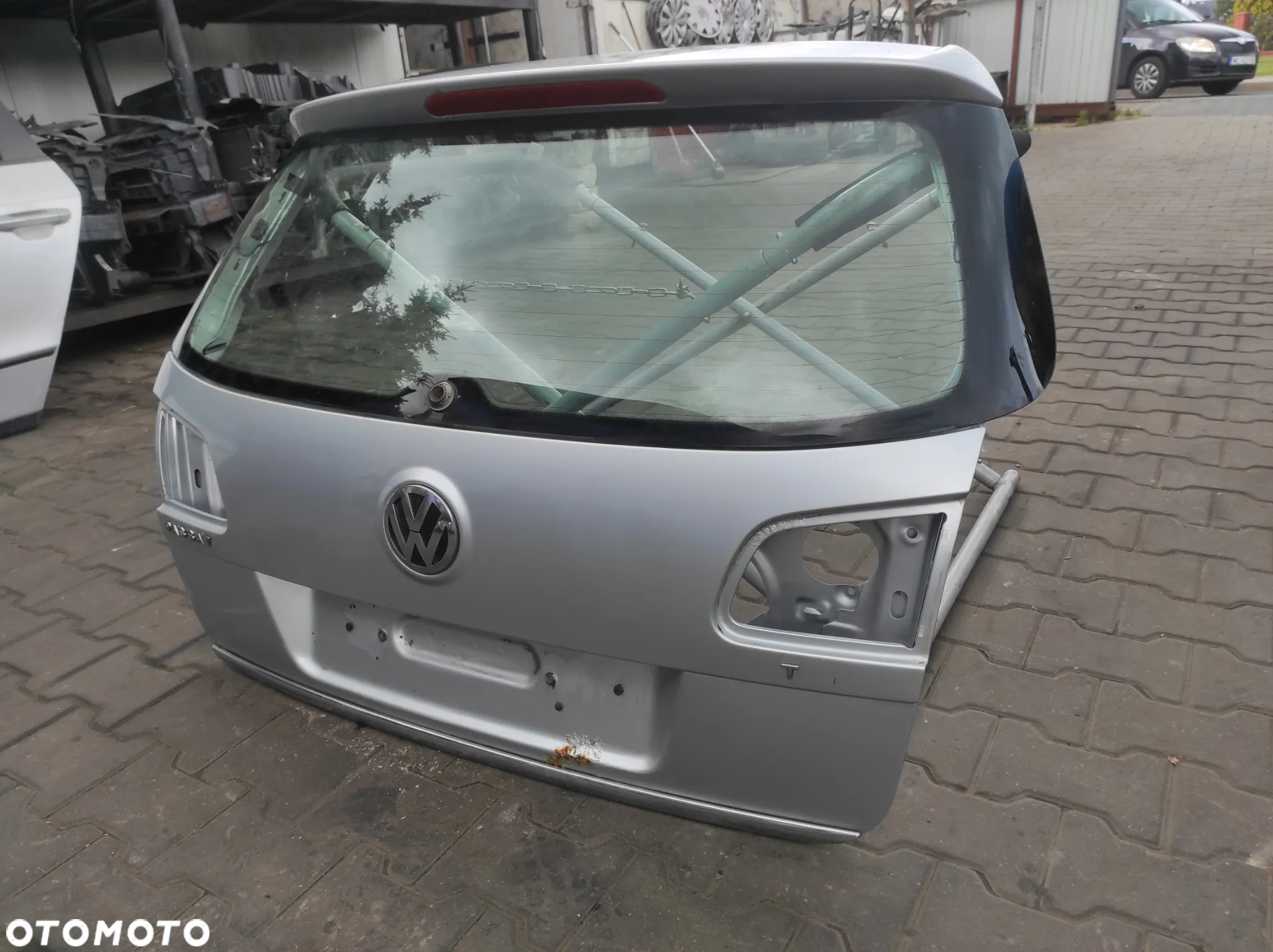 KLAPA BAGAŻNIKA SZYBA KLAPY TYLNA VW PASSAT B6 LA7W SREBRNA WYSYŁKA !!! - 2