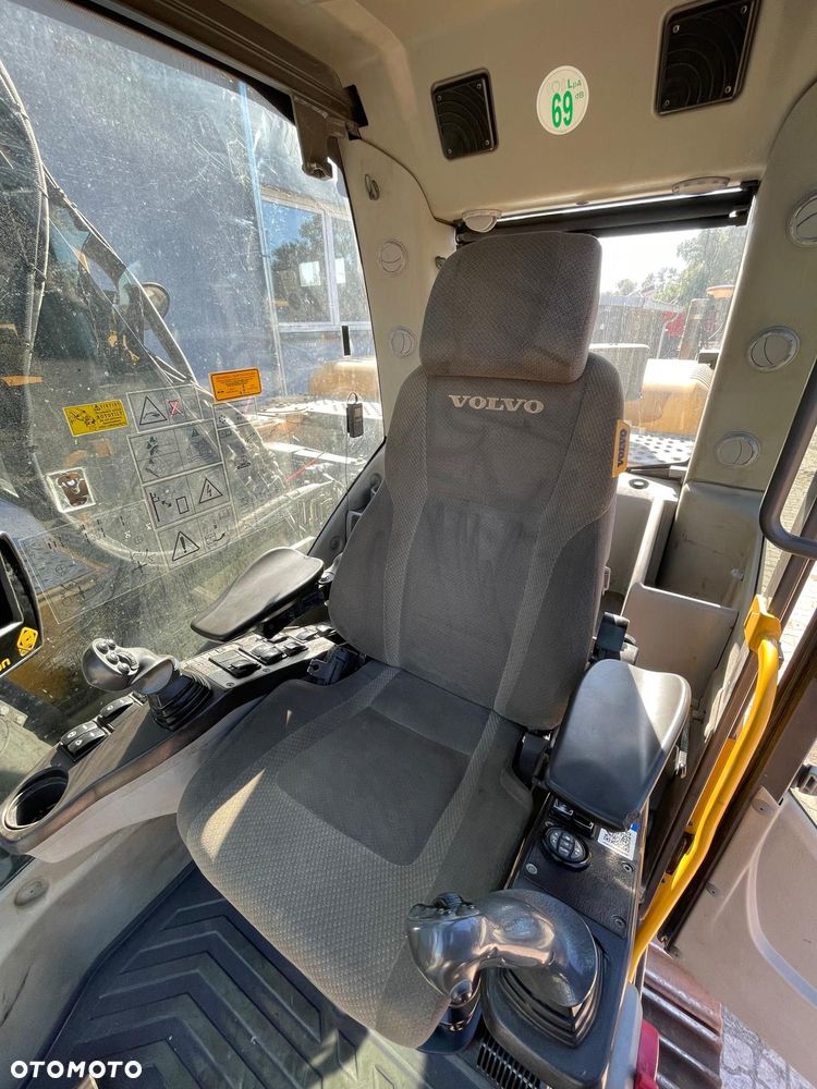 Volvo EC220DL - 9