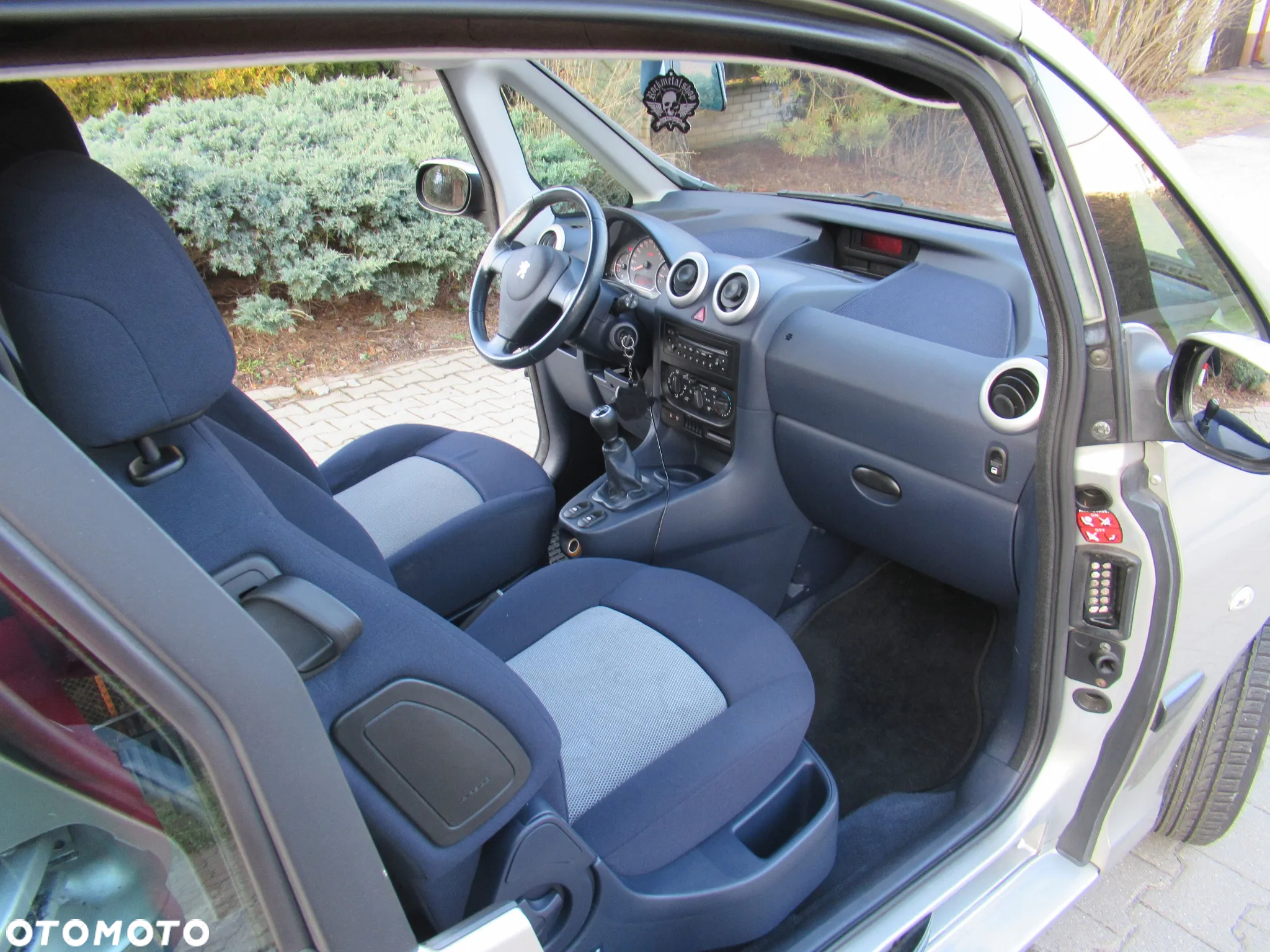 Peugeot 1007 75 Filou - 25