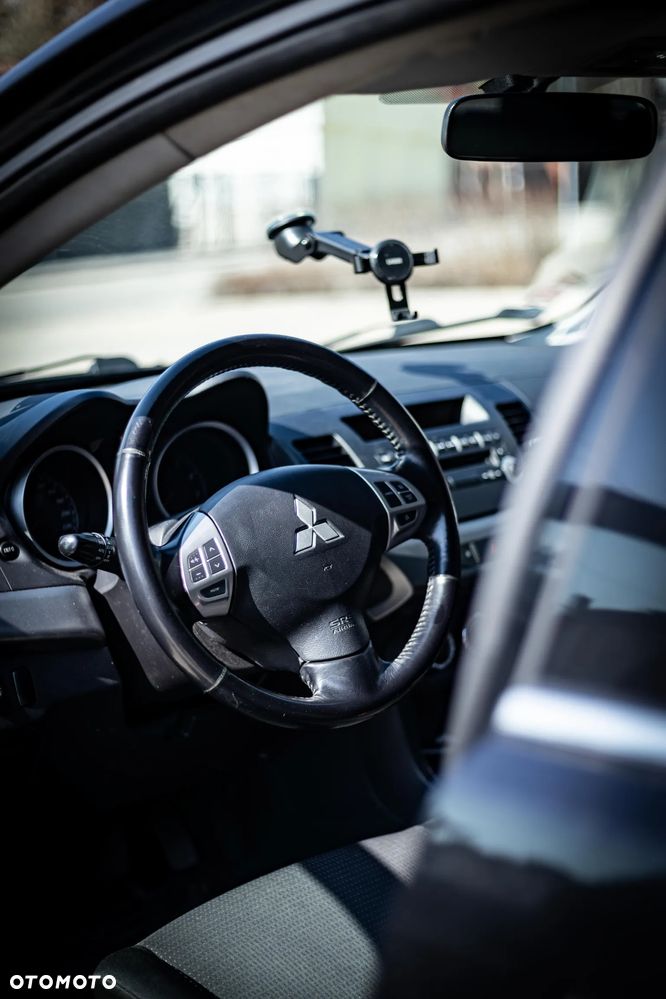 Mitsubishi Lancer 1.8 Invite - 6