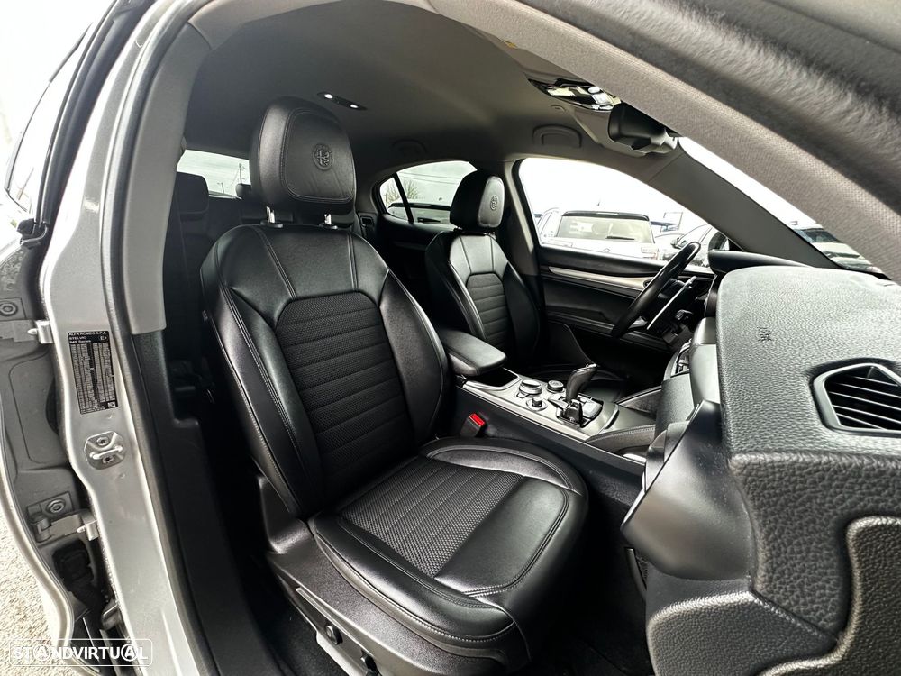 Alfa Romeo Stelvio 2.2 D Sprint AT8 - 3
