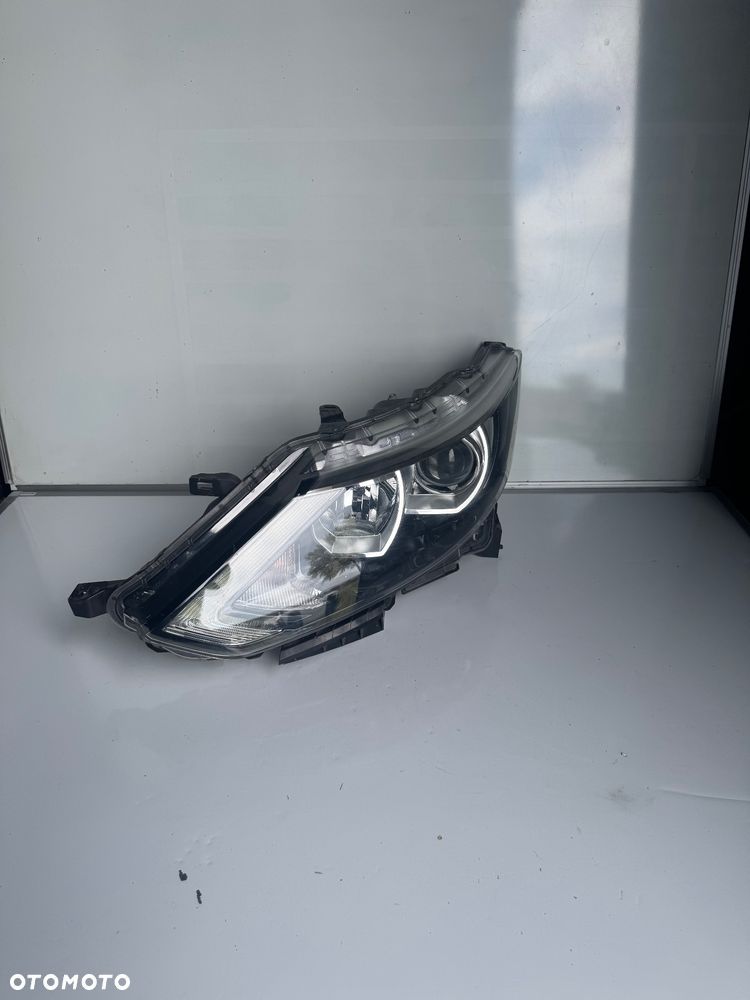Nissan qashgai j11 lampa reflektor lewy przód - 1