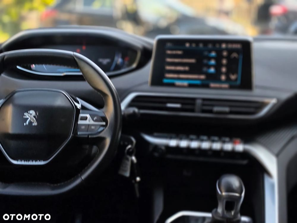 Peugeot 5008 - 32