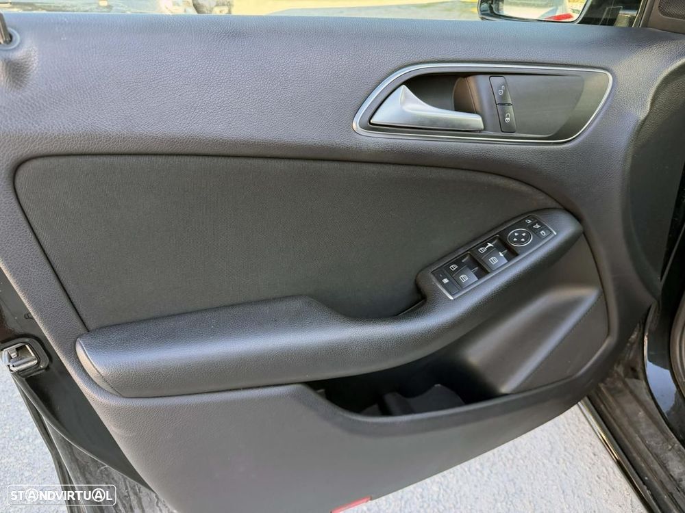 Mercedes-Benz B 180 d Style - 11