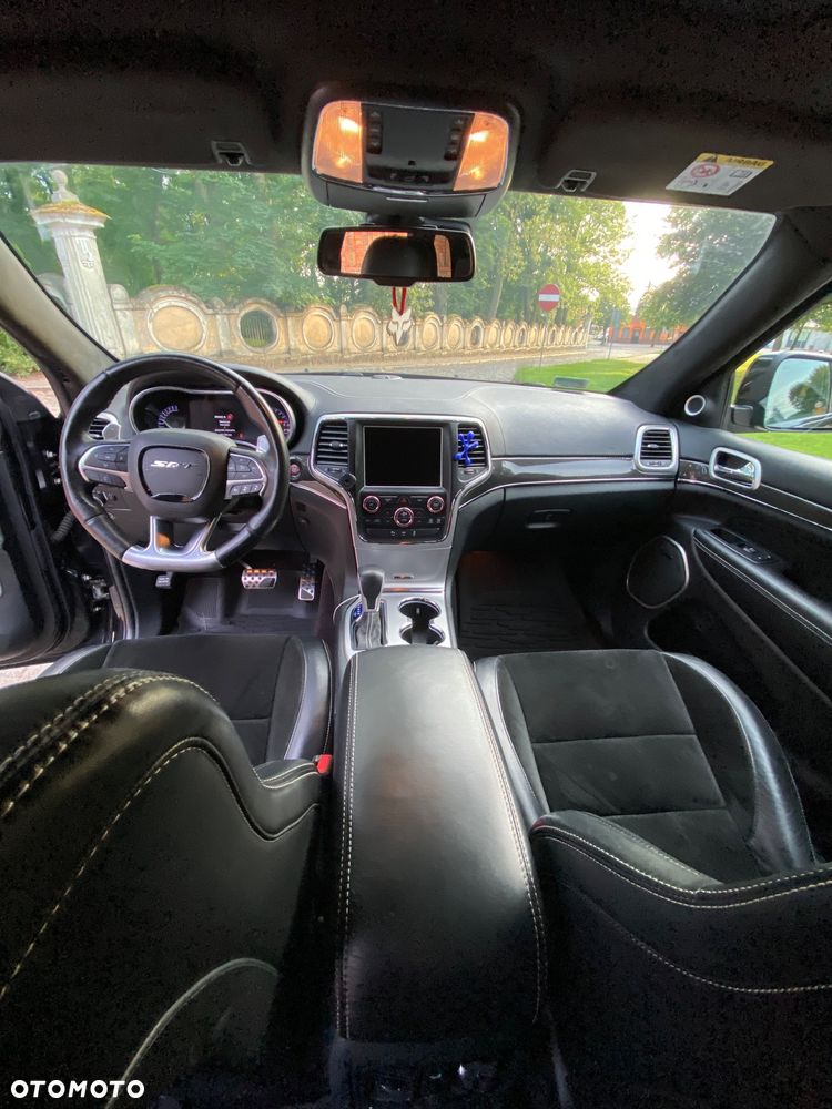 Jeep Grand Cherokee - 20