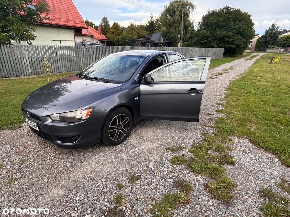 Mitsubishi Lancer 1.6 Inform - 2