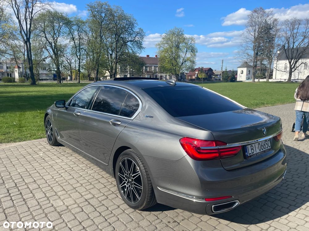 BMW Seria 7 740Le iPerformance - 3