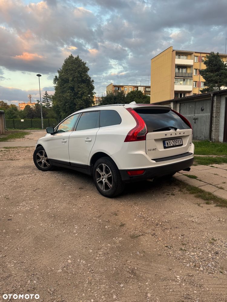 Volvo XC 60 T6 AWD Momentum - 3
