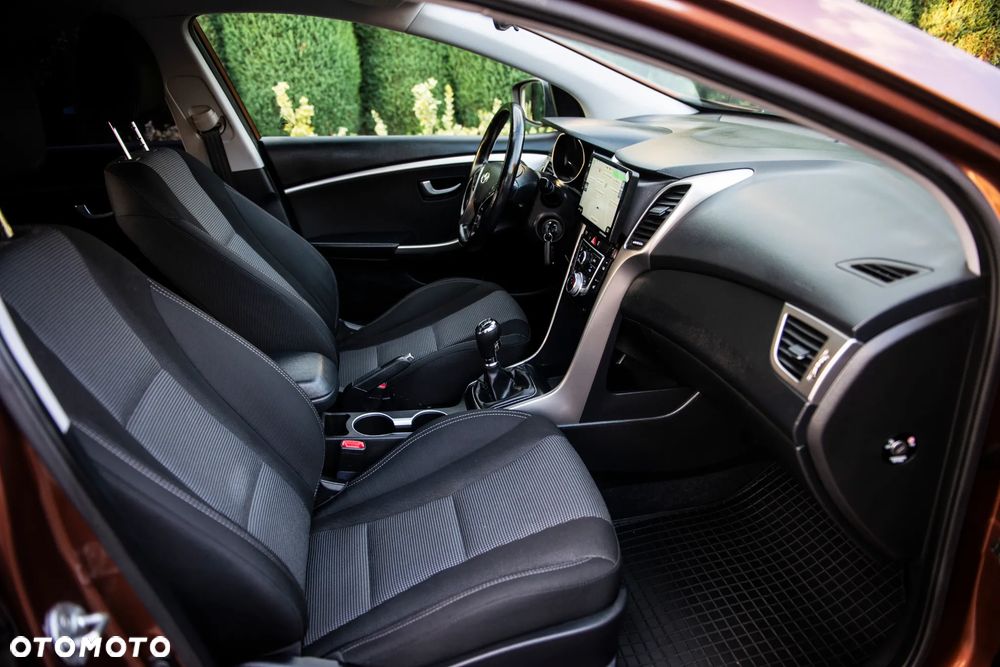 Hyundai i30 1.4 Comfort - 37