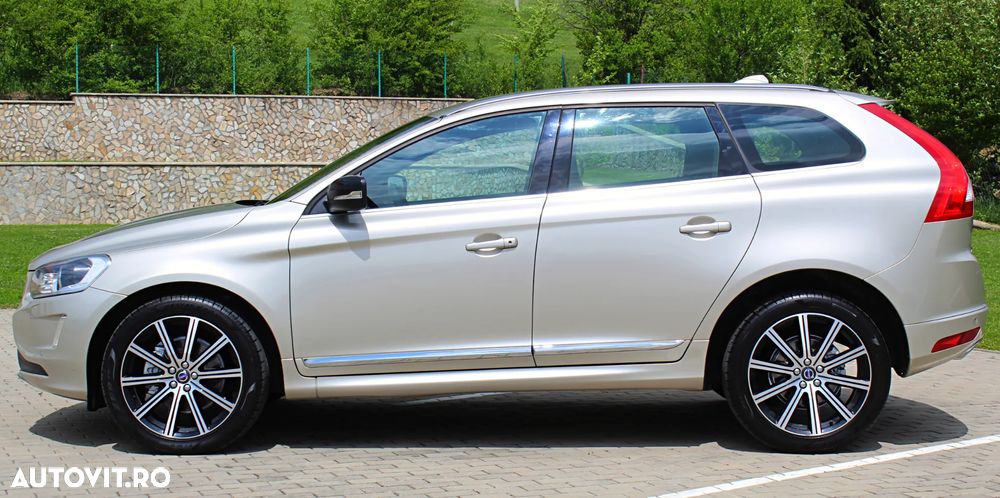 Volvo XC 60 D5 AWD Geartronic Summum - 8