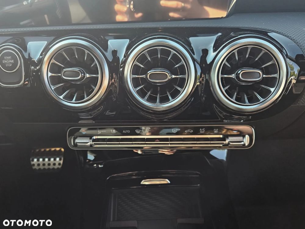 Mercedes-Benz CLA 250 e PHEV AMG Line 8G-DCT - 14